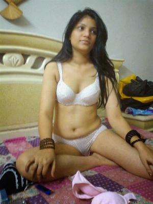 Desi Bikini 10.jpg Bollywood Bikini Actress Models